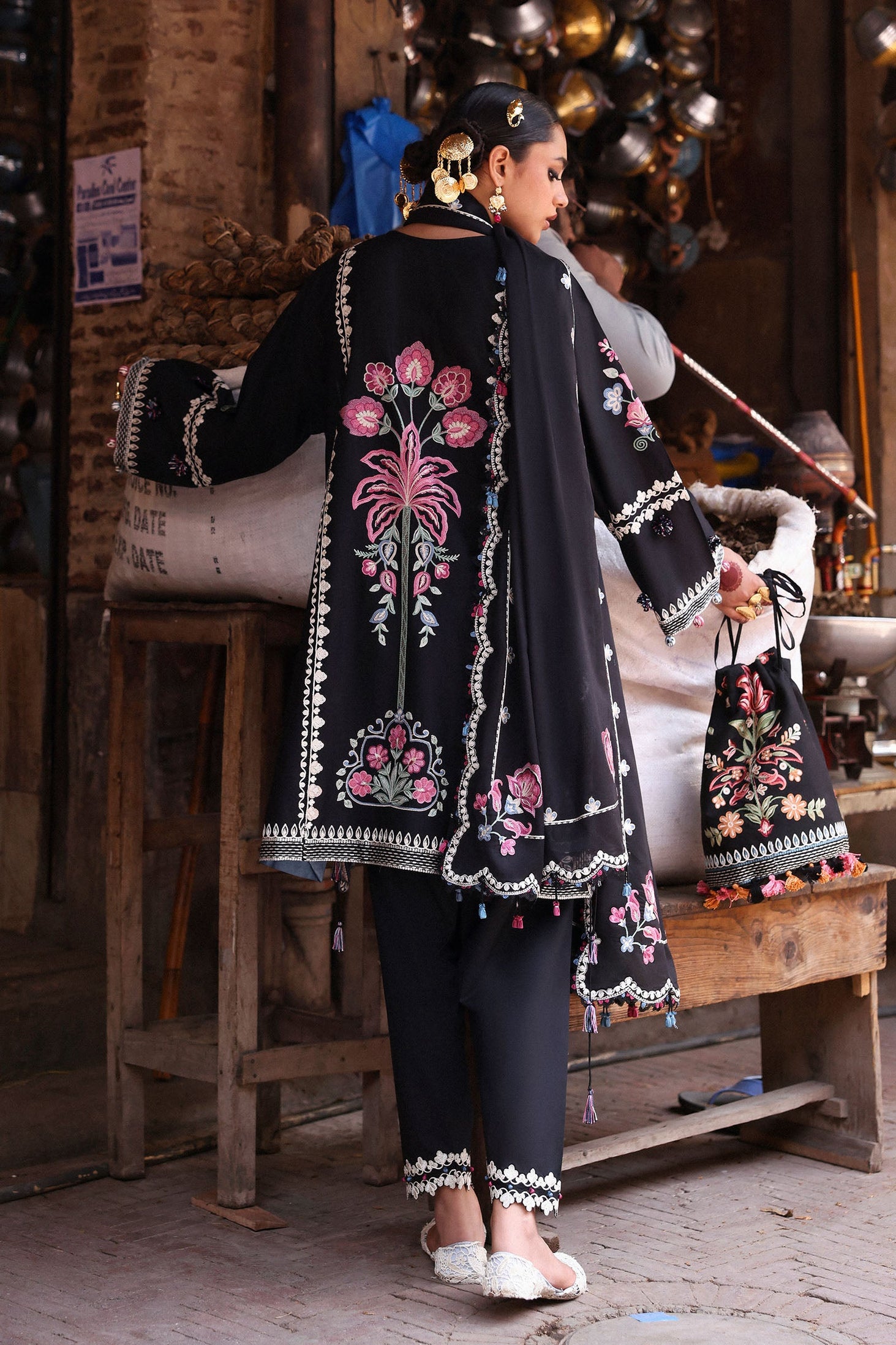 Zaha Lawn`25 ZEENAT D#7