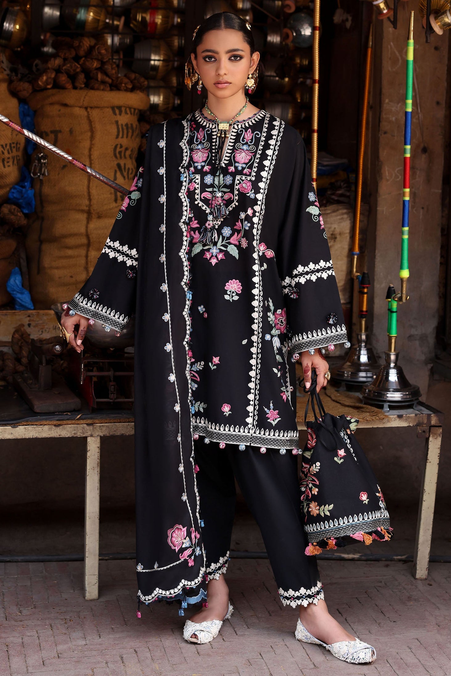 Zaha Lawn`25 ZEENAT D#7