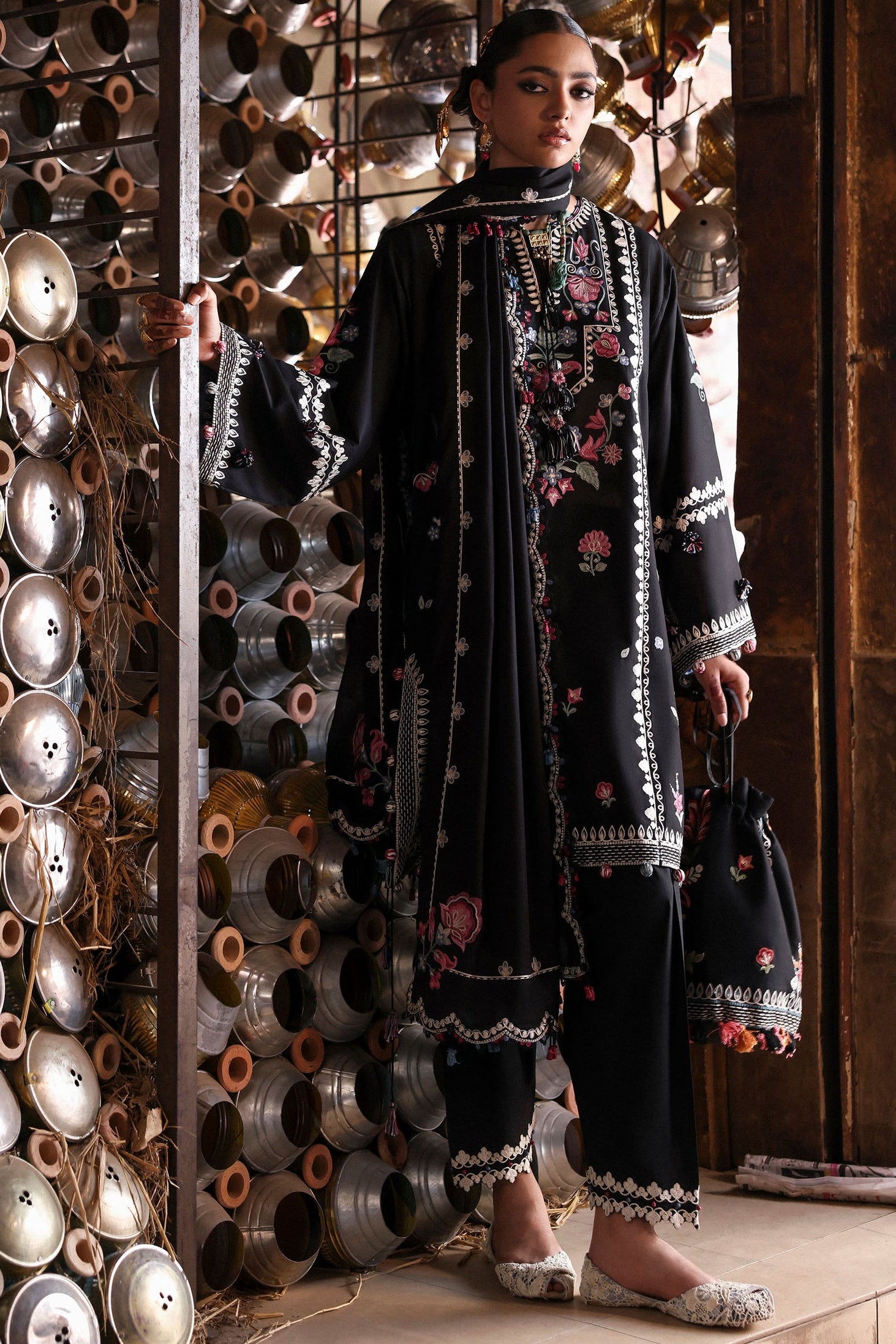 Zaha Lawn`25 ZEENAT D#7