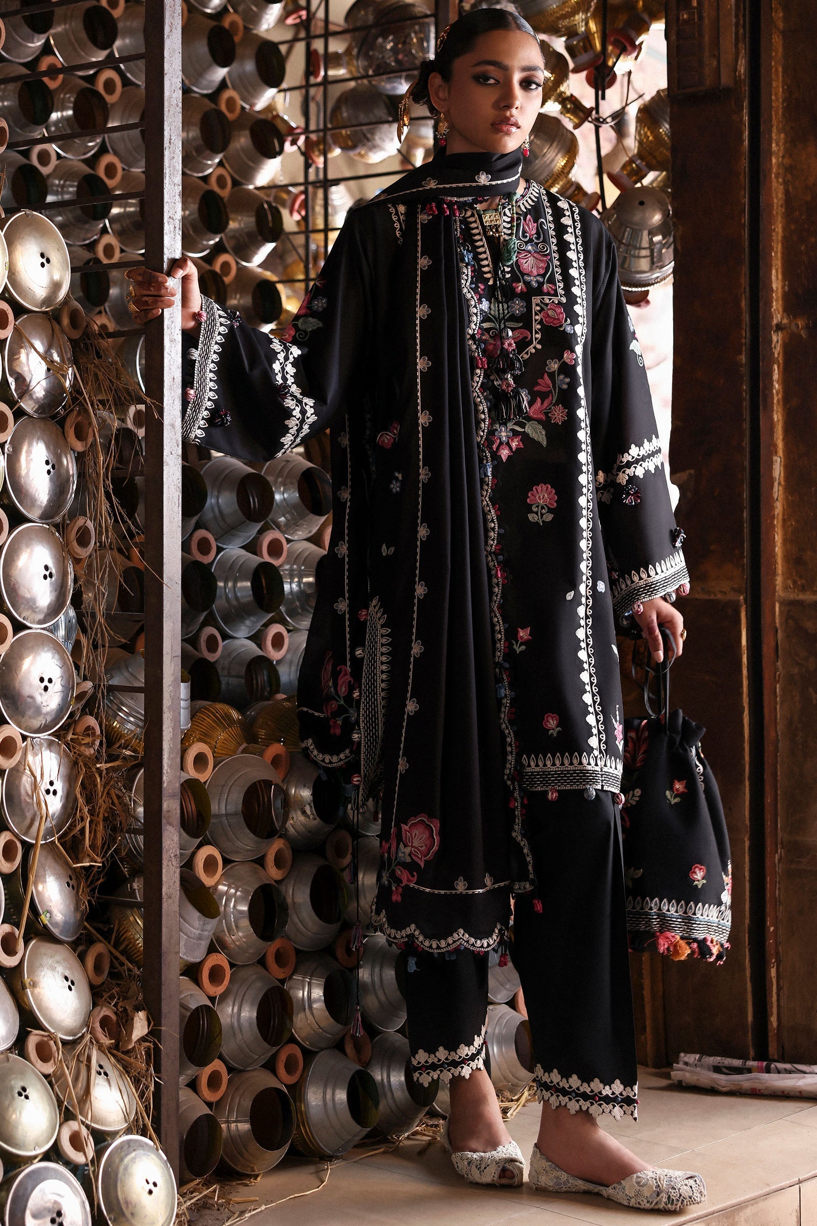 Zaha Lawn`25 ZEENAT D#7