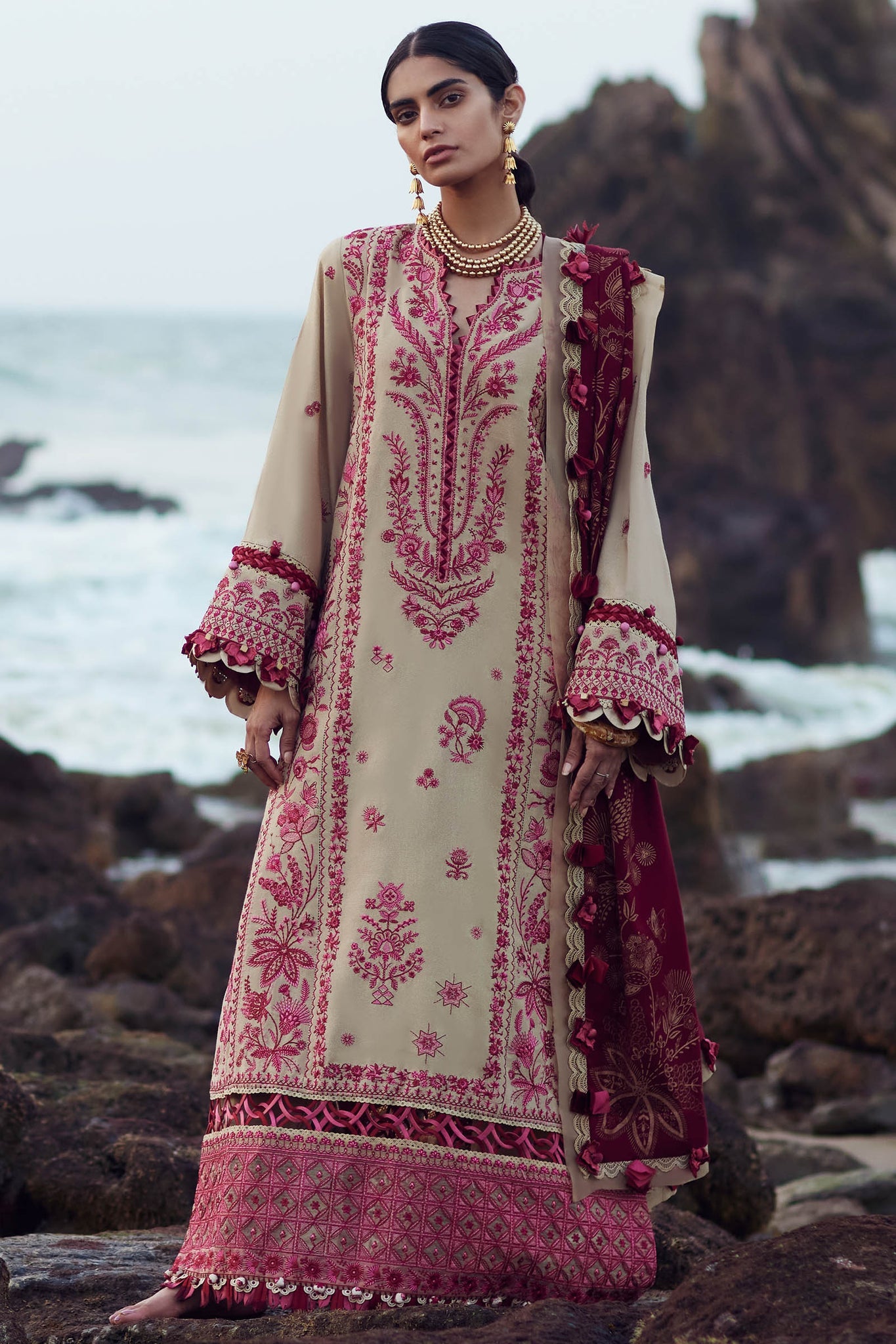 Elan Winter Unstitched Collection'23 D# 02 (LARAH)