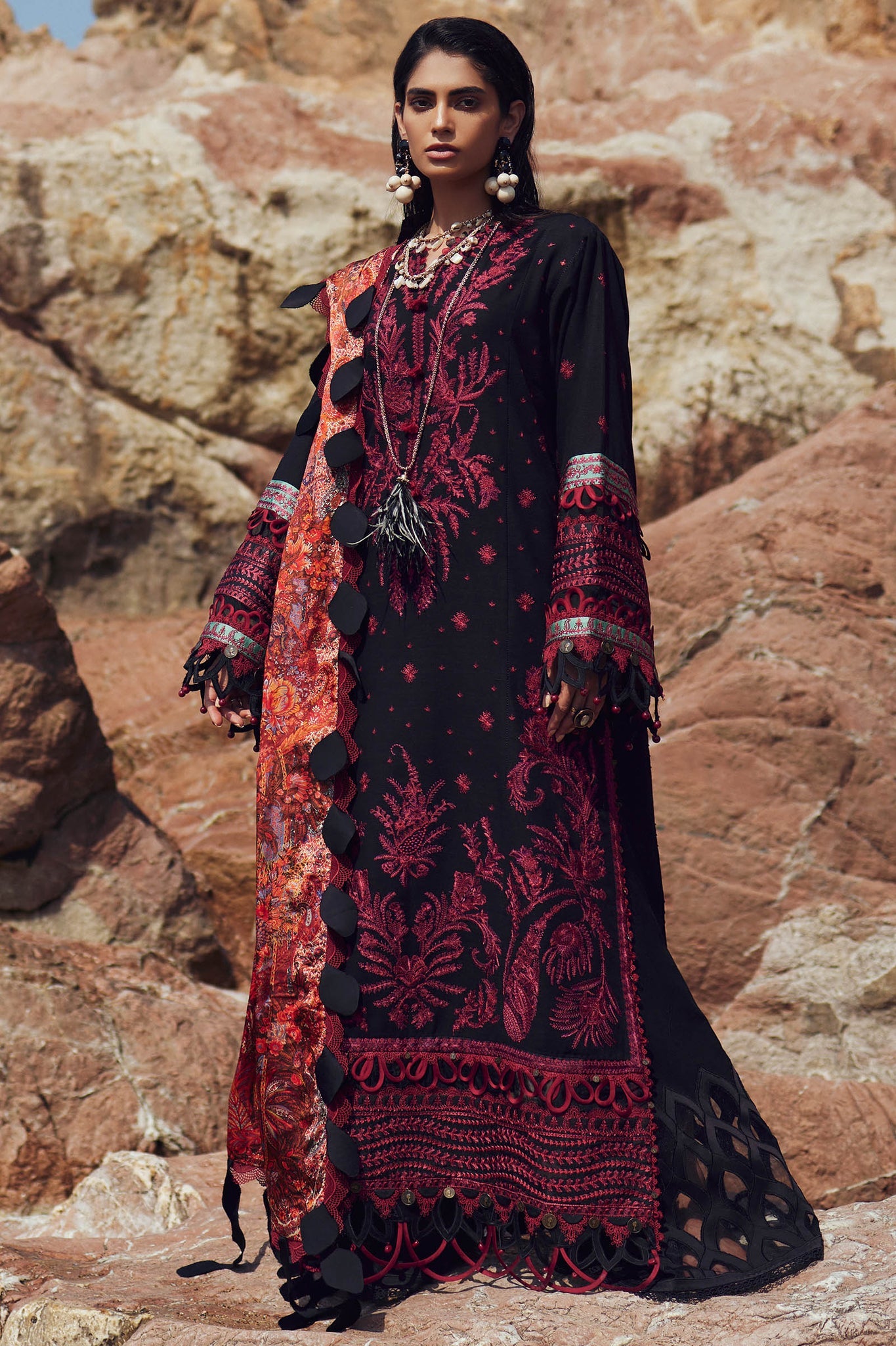 Elan Winter Unstitched Collection'23 D# 10 (MEDEA )