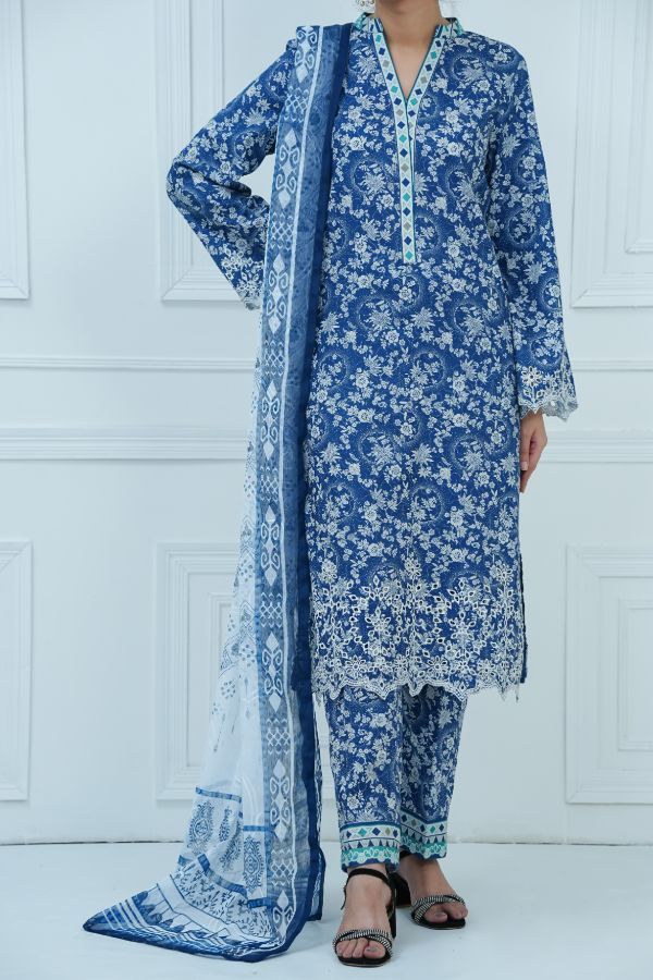 VS Aiza Momina C/Kari Lawn`25 D#69