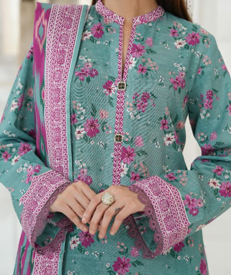 VS Shahkar Khaddar`25 D#18 (Ferozi)