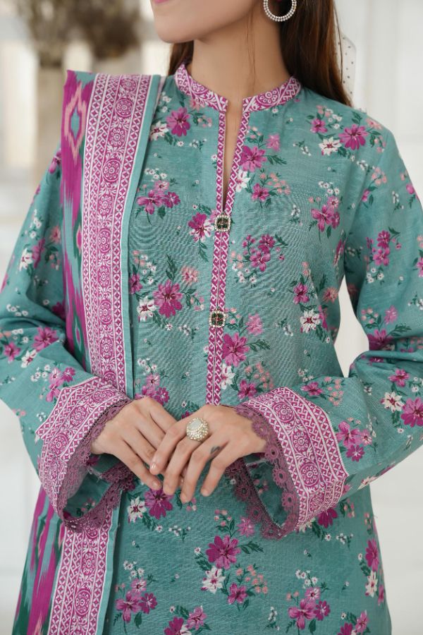 VS Shahkar Khaddar`25 D#18 (Ferozi)