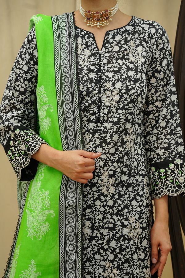 VS Sufinas Emb Print Lawn`25 D#4410