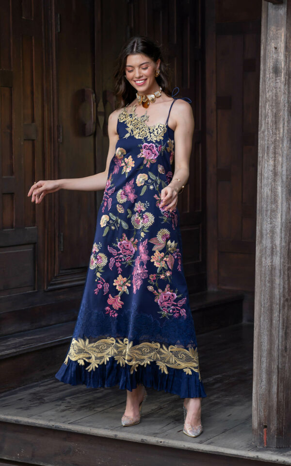 Asifa & Nabeel Luxury Lawn'24 D#05