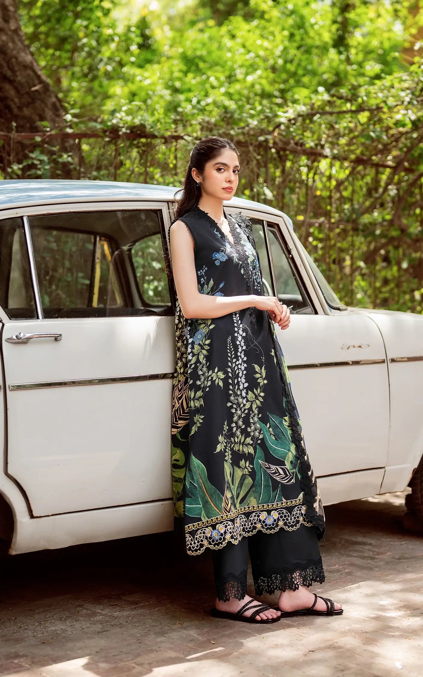 Asifa Nabeel Yakin`25 Secret Botanica (05)