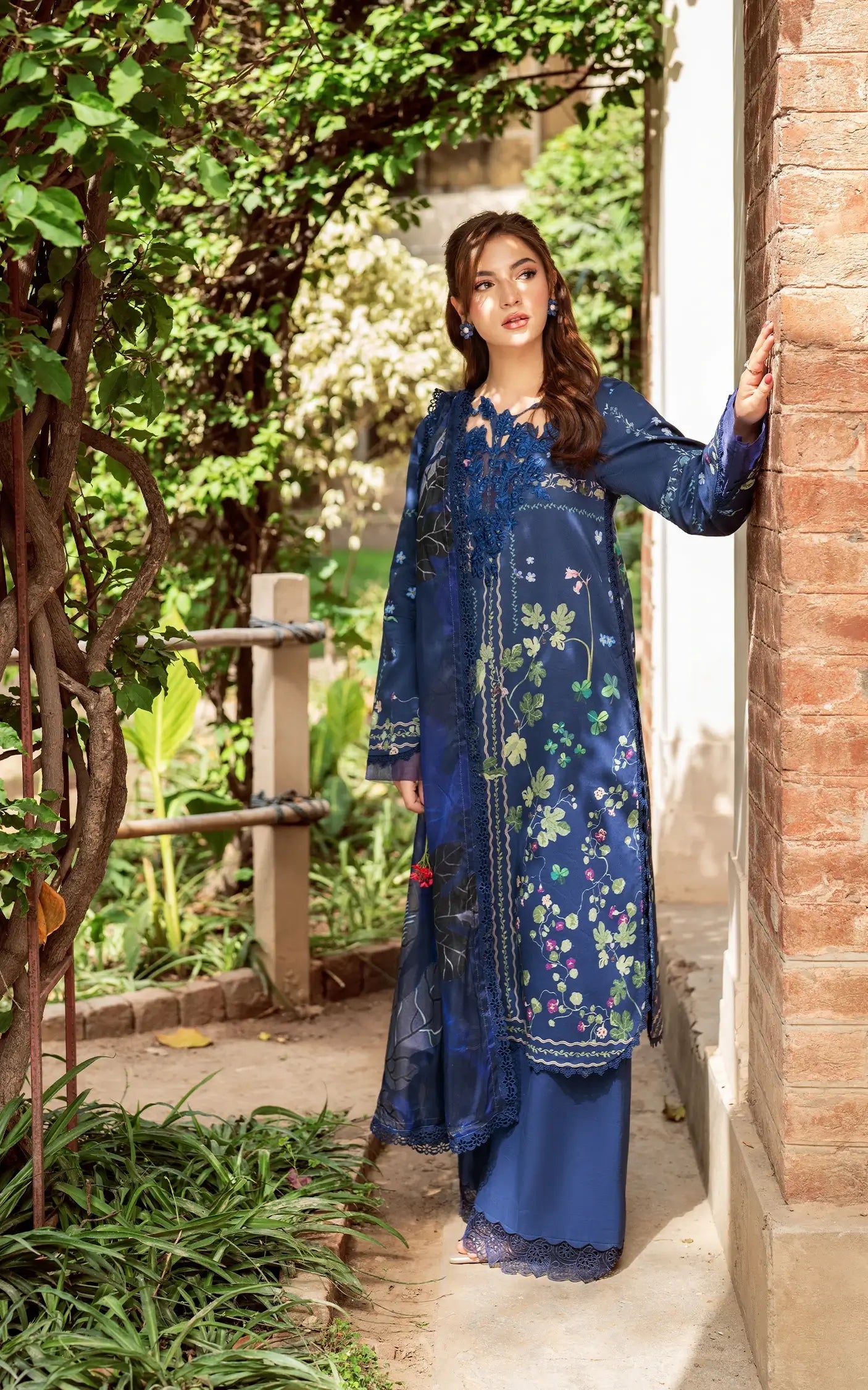 Asifa Nabeel Yakin`25 Moonlit Garden (08)