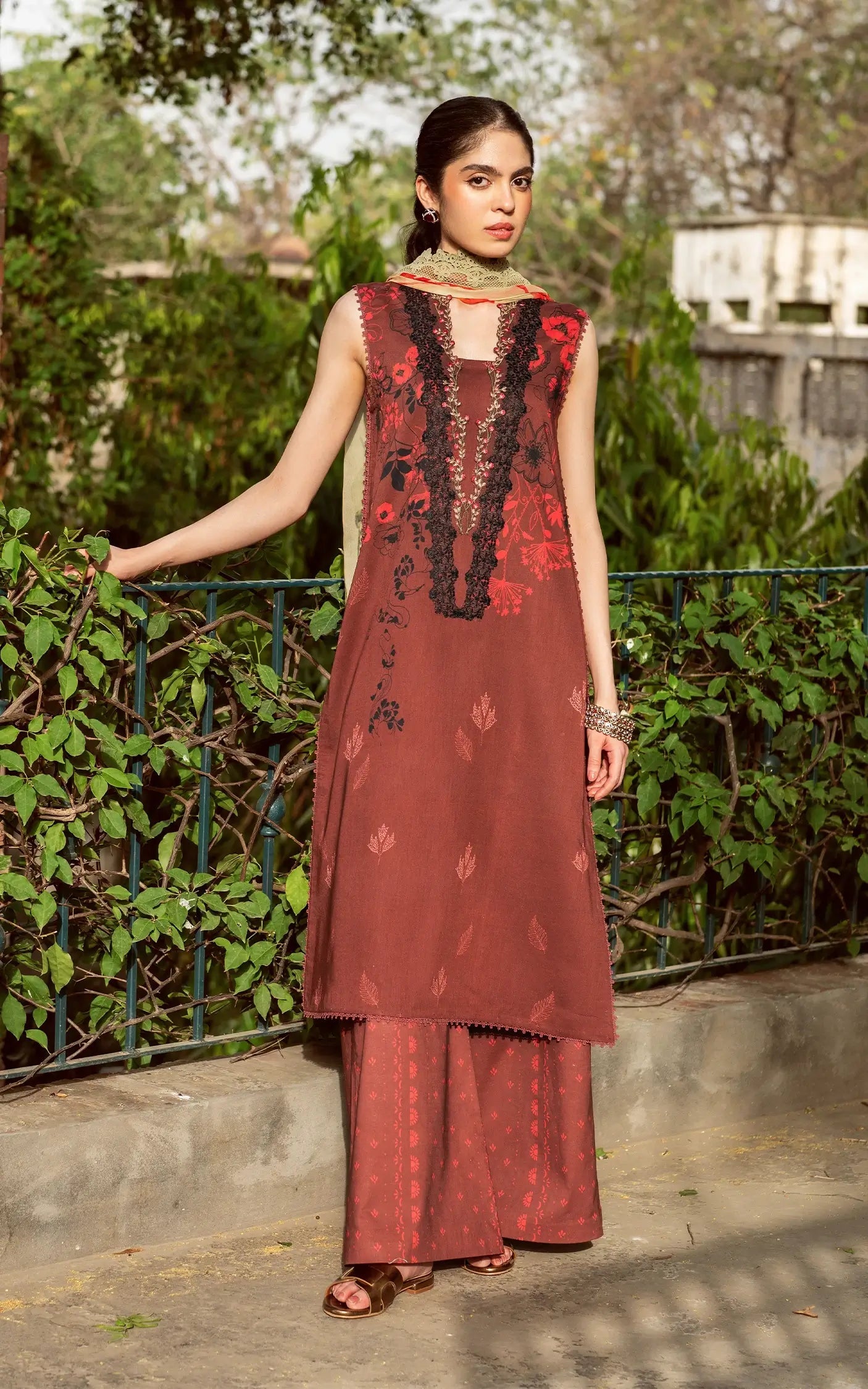 Asifa Nabeel Yakin`25 Botanic Haze (15)