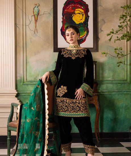 Zainab Chottani Velvet Collection`22 D#1