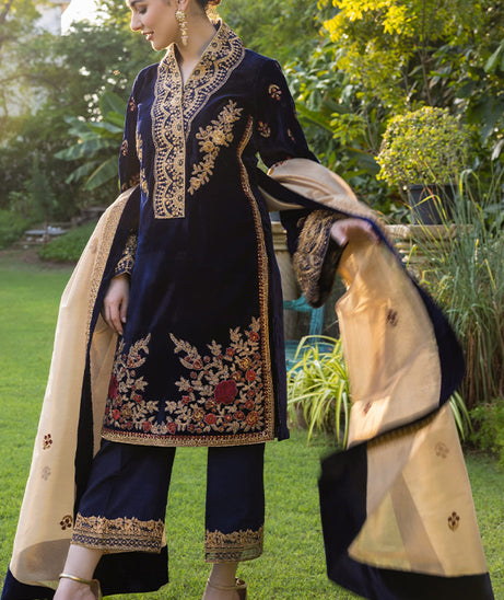 Zainab Chottani Velvet Collection`22 D#3