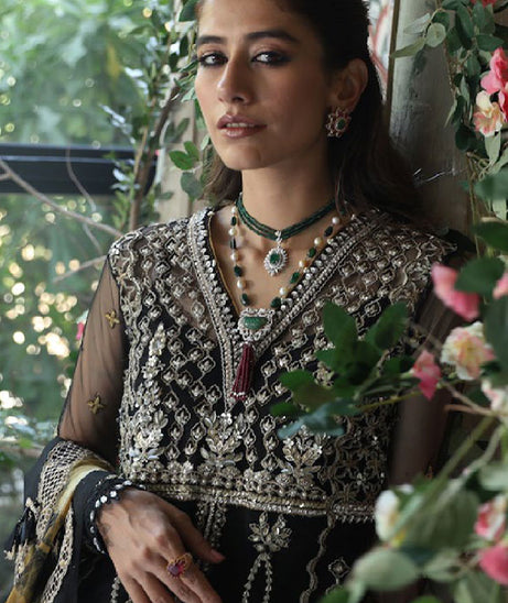 Zaha Gossamer Autumn Edit`22 D#02 (SHERENE)