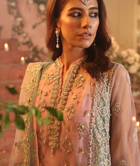 Zaha Gossamer Autumn Edit`22 D#06 (EMIRA)