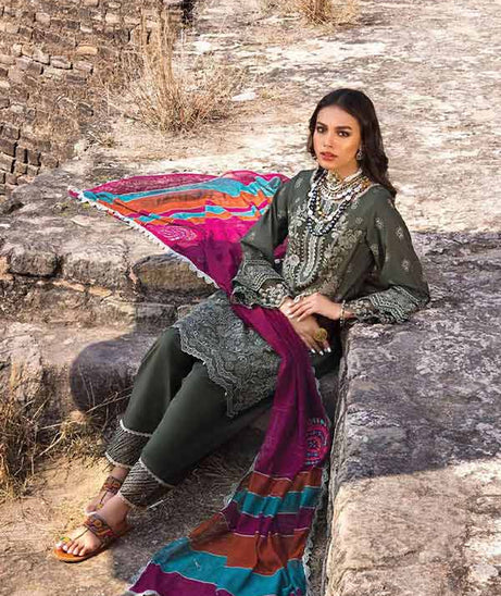 Zainab Chottani Chikankari Lawn`22 D#2B