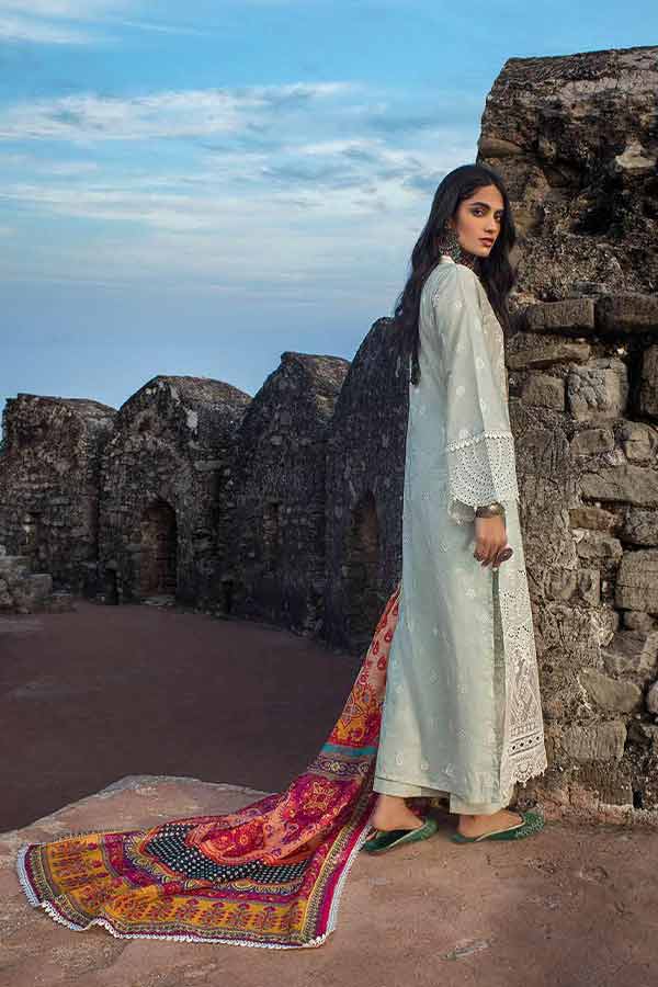 Zainab Chottani Chikankari Lawn`22 D#5A