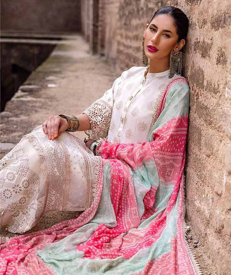 Zainab Chottani Chikankari Lawn`22 D#7A