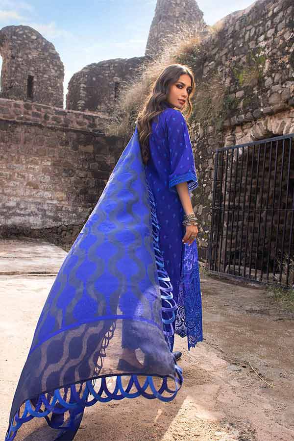 Zainab Chottani Chikankari Lawn`22 D#8B