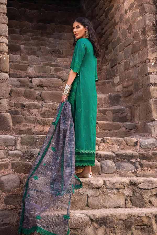 Zainab Chottani Chikankari Lawn`22 D#9A