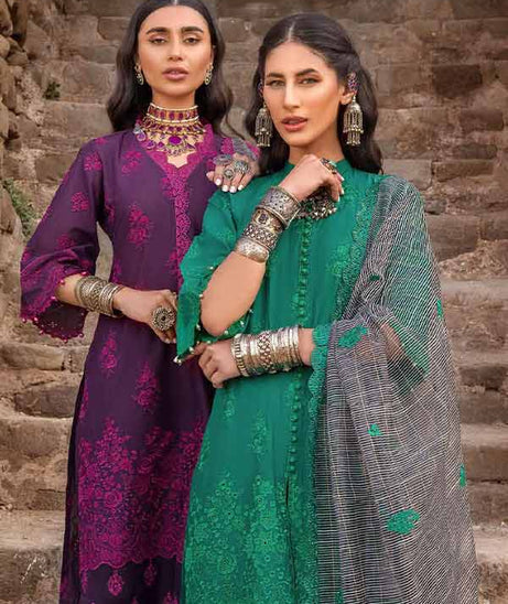 Zainab Chottani Chikankari Lawn`22 D#9A