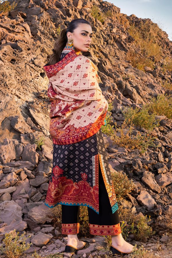 Zainab Chottani Winter Shawls'22 D#02 MAHROSH