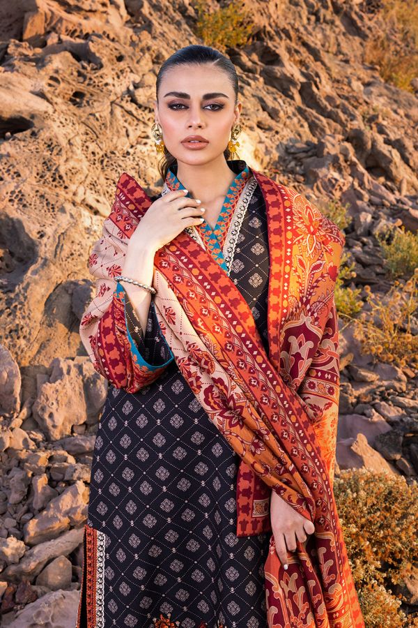 Zainab Chottani Winter Shawls'22 D#02 MAHROSH