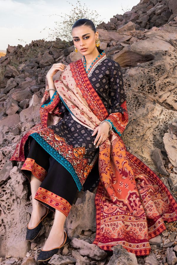 Zainab Chottani Winter Shawls'22 D#02 MAHROSH