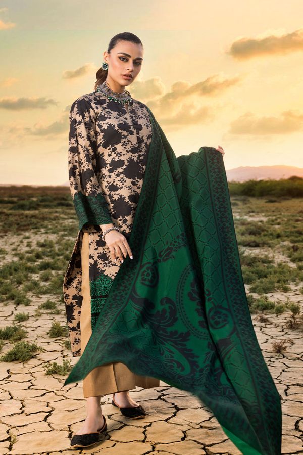 Zainab Chottani Winter Shawls'22 D#03 GULNAAZ