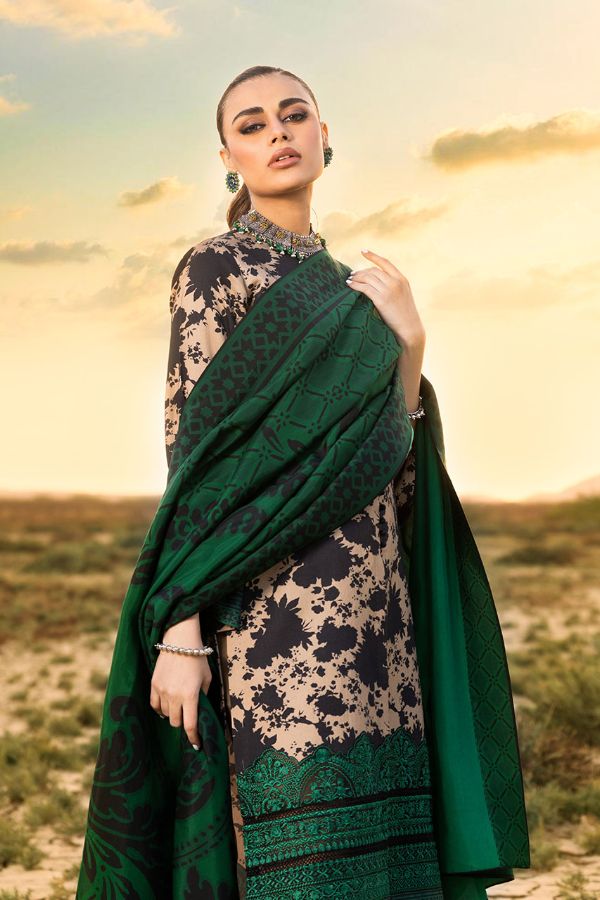 Zainab Chottani Winter Shawls'22 D#03 GULNAAZ