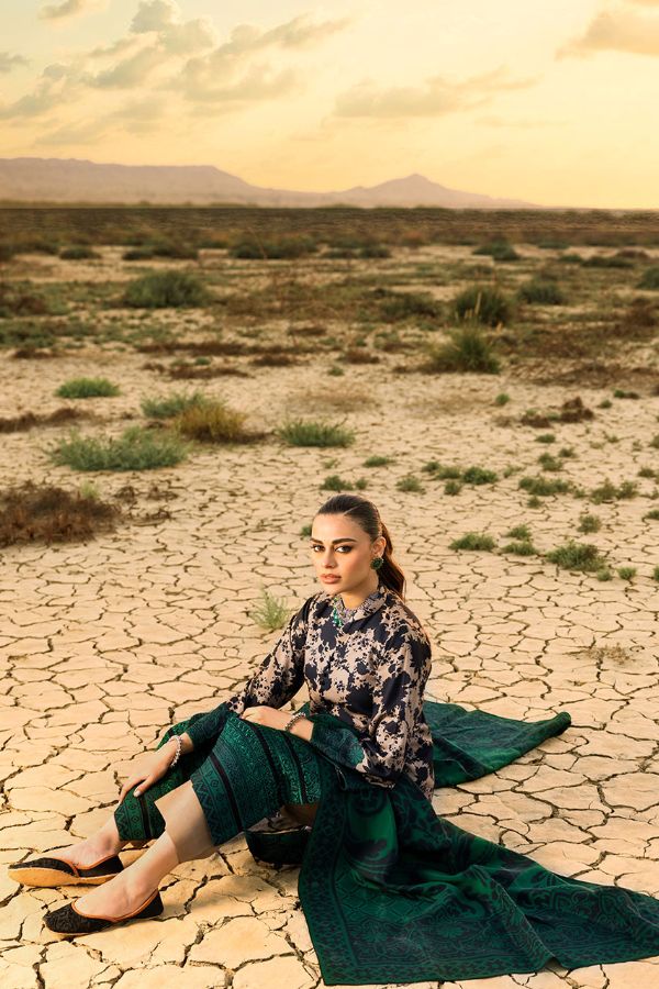 Zainab Chottani Winter Shawls'22 D#03 GULNAAZ