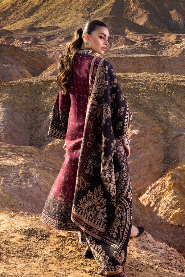Zainab Chottani Winter Shawls'22 D#04 YAREEN