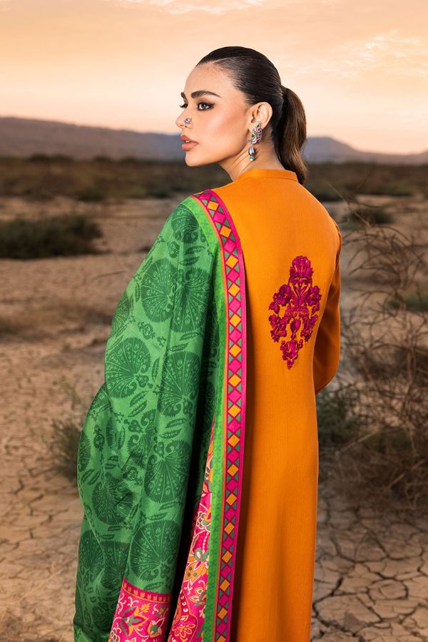 Zainab Chottani Winter Shawls'22 D#06 MAYA