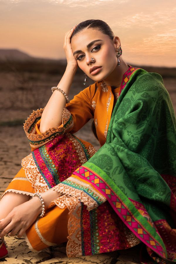 Zainab Chottani Winter Shawls'22 D#06 MAYA