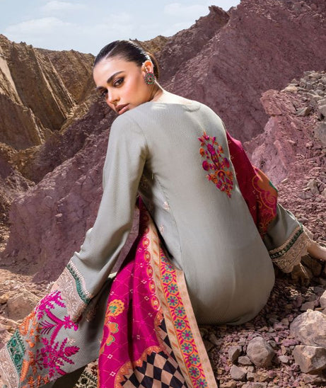 Zainab Chottani Winter Shawls'22 D#07 HAYAT