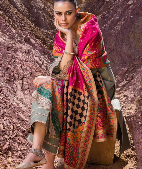 Zainab Chottani Winter Shawls'22 D#07 HAYAT