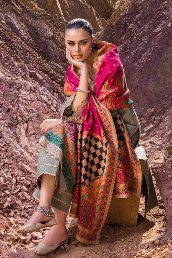 Zainab Chottani Winter Shawls'22 D#07 HAYAT
