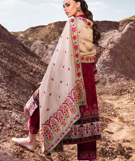 Zainab Chottani Winter Shawls'22 D#09 NURGUL