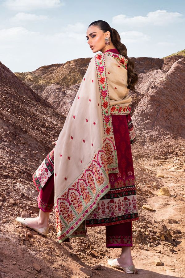 Zainab Chottani Winter Shawls'22 D#09 NURGUL