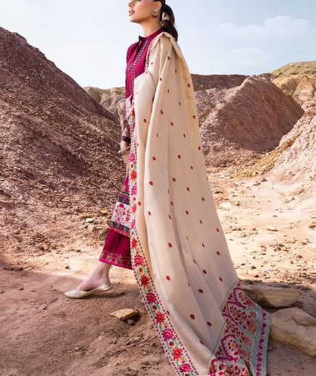 Zainab Chottani Winter Shawls'22 D#09 NURGUL