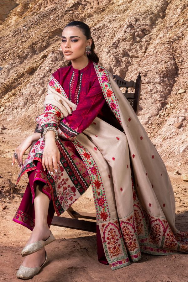 Zainab Chottani Winter Shawls'22 D#09 NURGUL