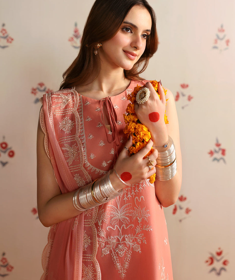 Mahnur Aangan Emb Lawn`25 D#02 ZAIRA