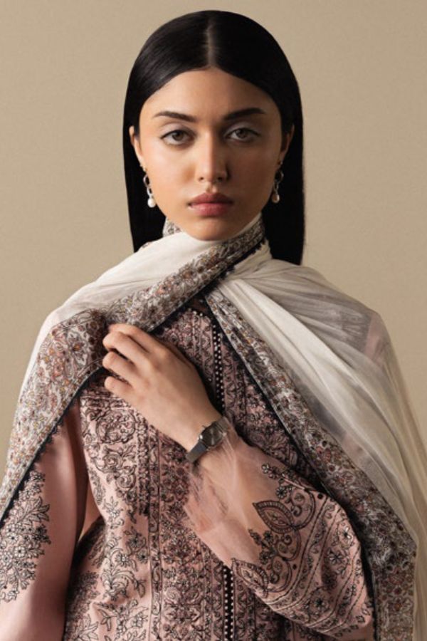 Zara Shahjahan Satori Stillness`26 AKAHANA-D11