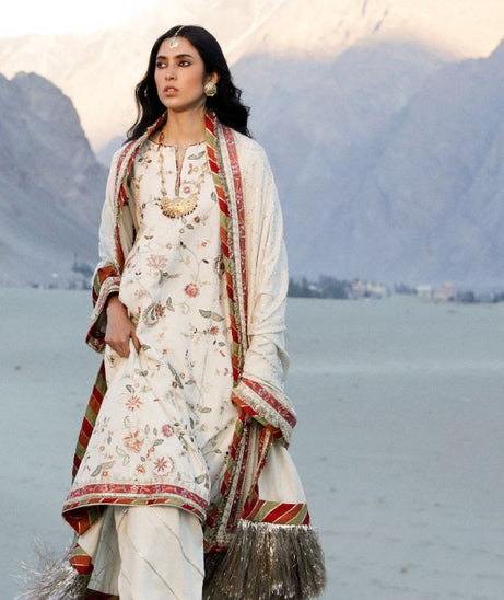 Zara Shahjahan Winter Shawl`23 D#5