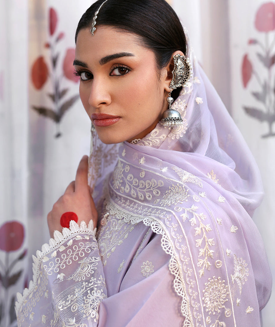 Mahnur Aangan Emb Lawn`25 D#08 ZARMINAY