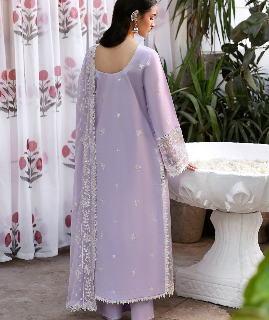 Mahnur Aangan Emb Lawn`25 D#08 ZARMINAY