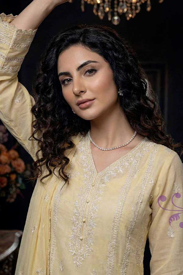 Zunaira Needle & Knot Lawn`26 N#2