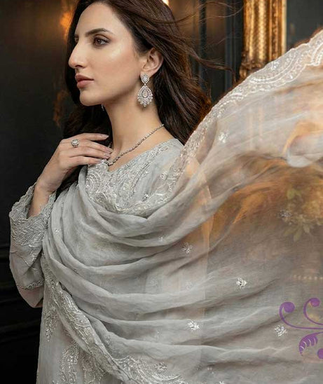 Zunaira Needle & Knot Lawn`26 N#8