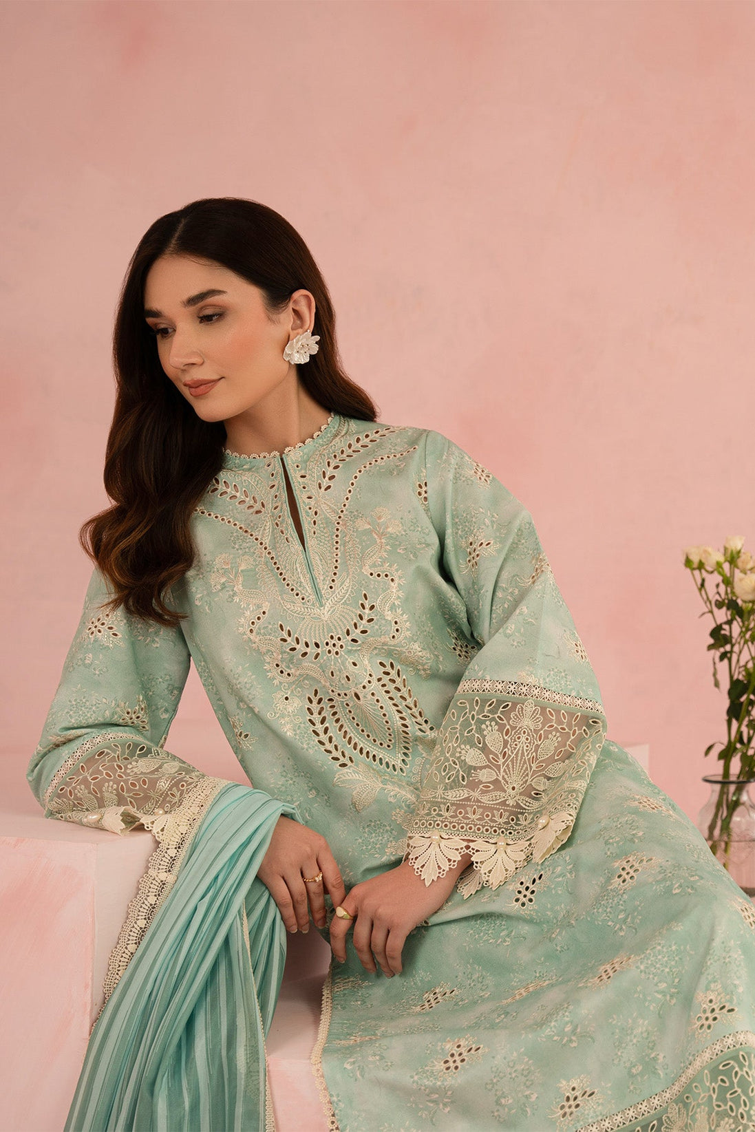 Afrozeh Floral Charm Lawn`25 AL#02