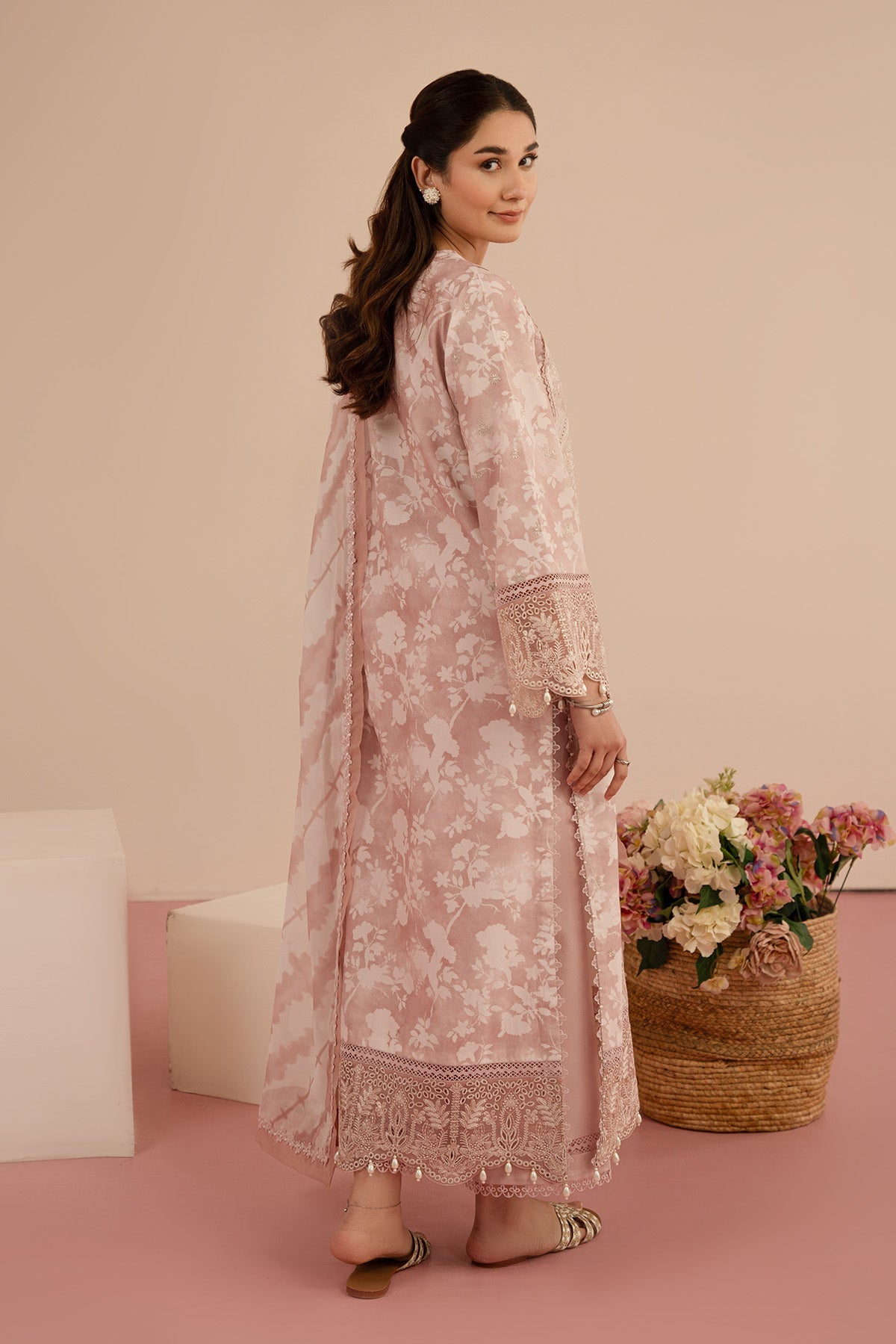Afrozeh Floral Charm Lawn`25 AL#08
