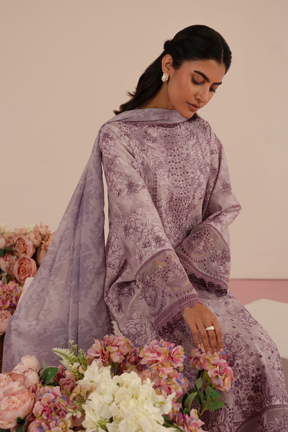 Afrozeh Floral Charm Lawn`25 AL#10